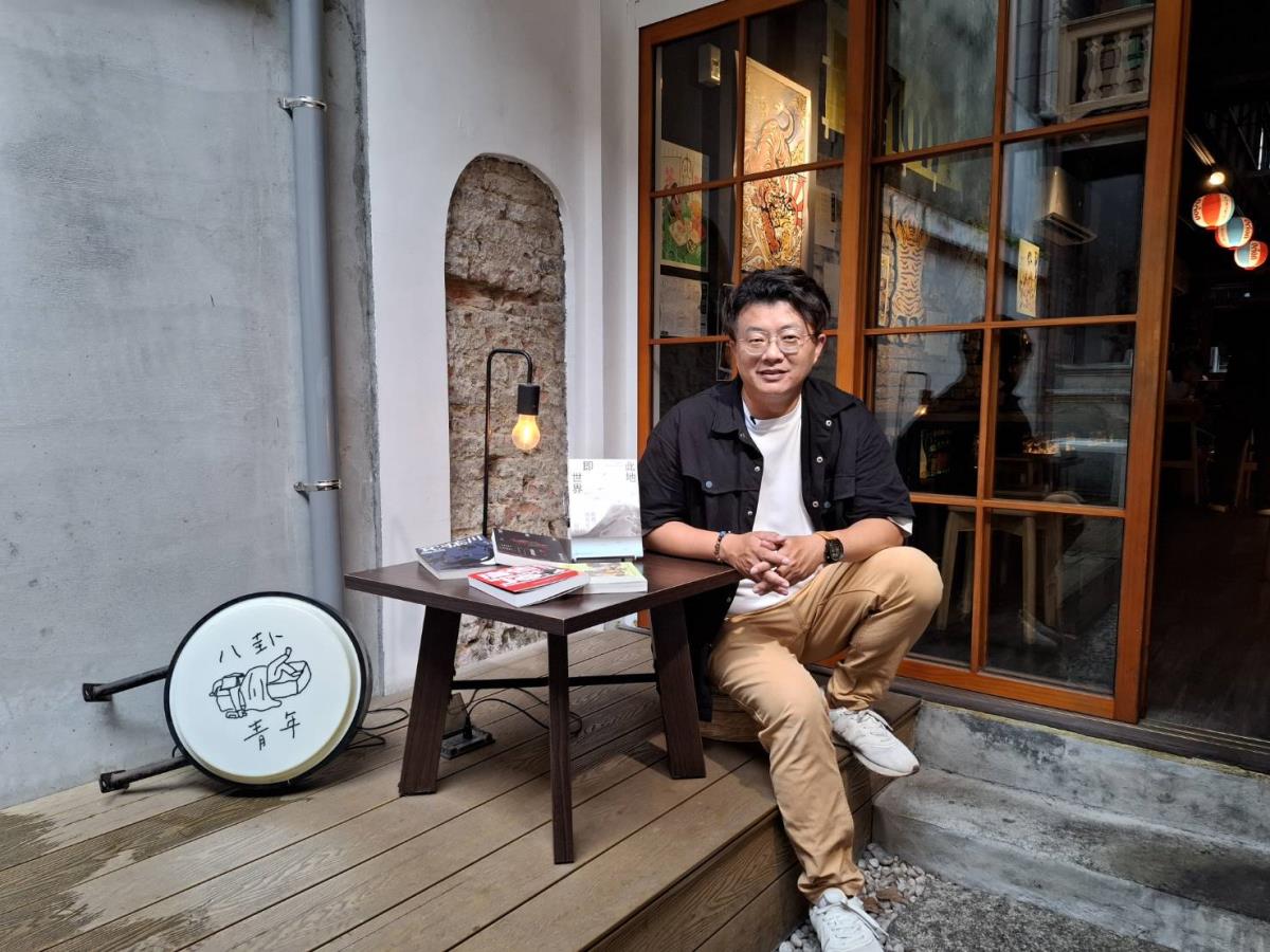 名人帶路-八卦書室-阿春爸推薦好書