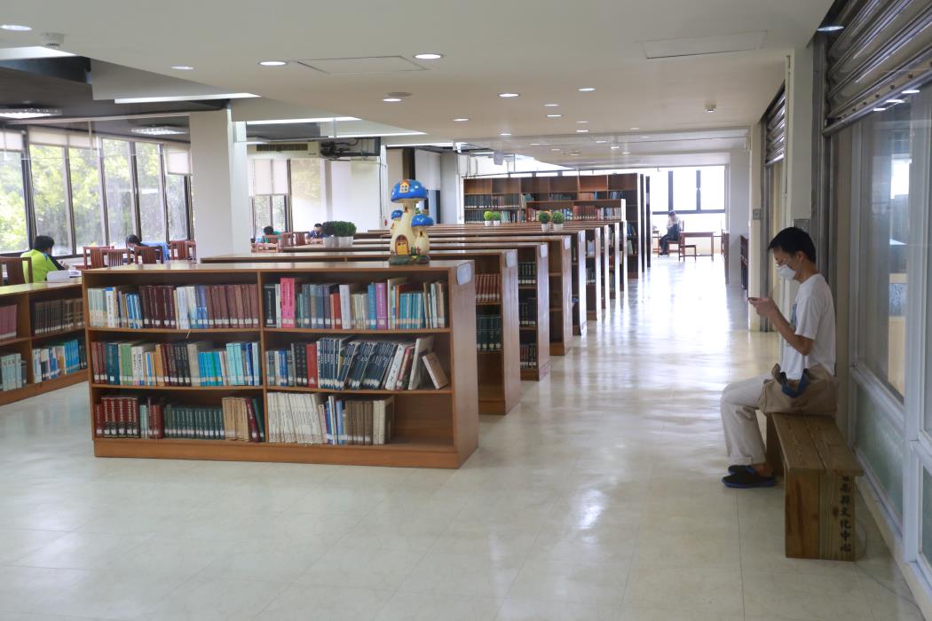 新營圖書館 Caraxtd