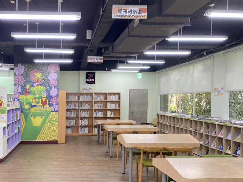 新市區圖書館-1F報紙、雜誌、期刊閱讀區