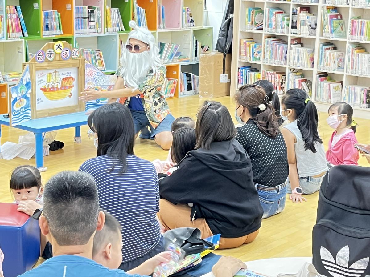大小朋友聽運河阿公台語說故事