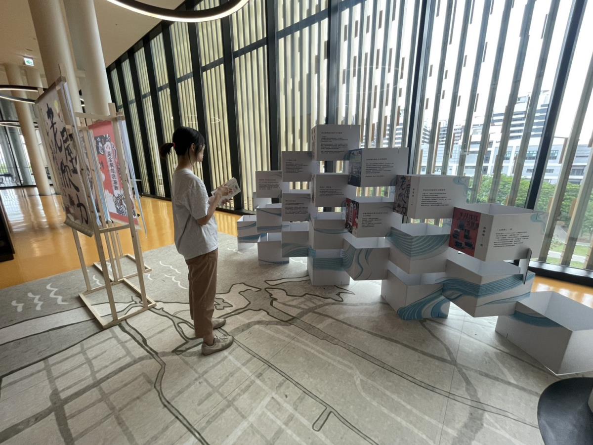 03-4F主題書展運河主題展示牆