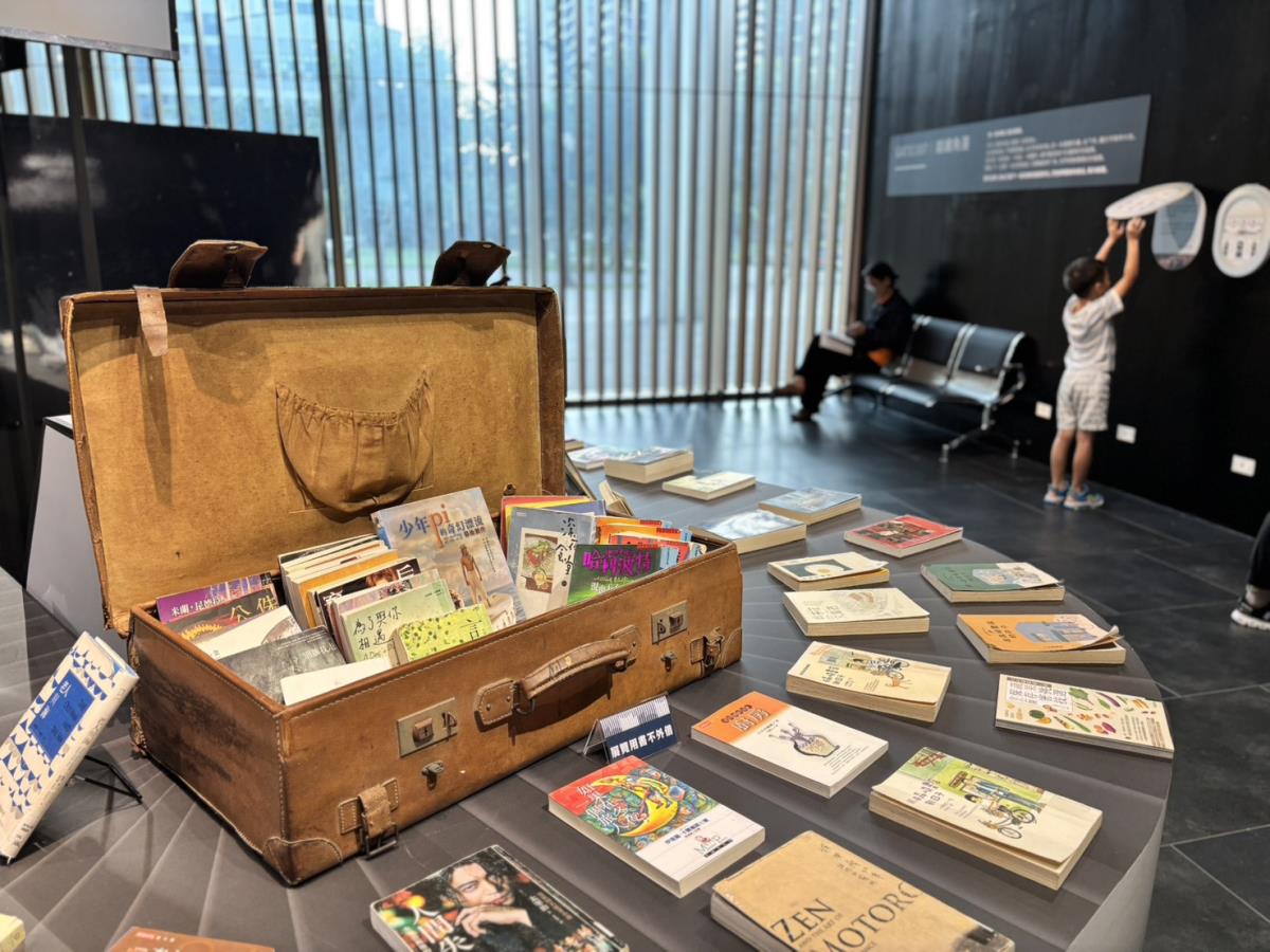 南市圖107週年「GATE 107」零時差書架展覽