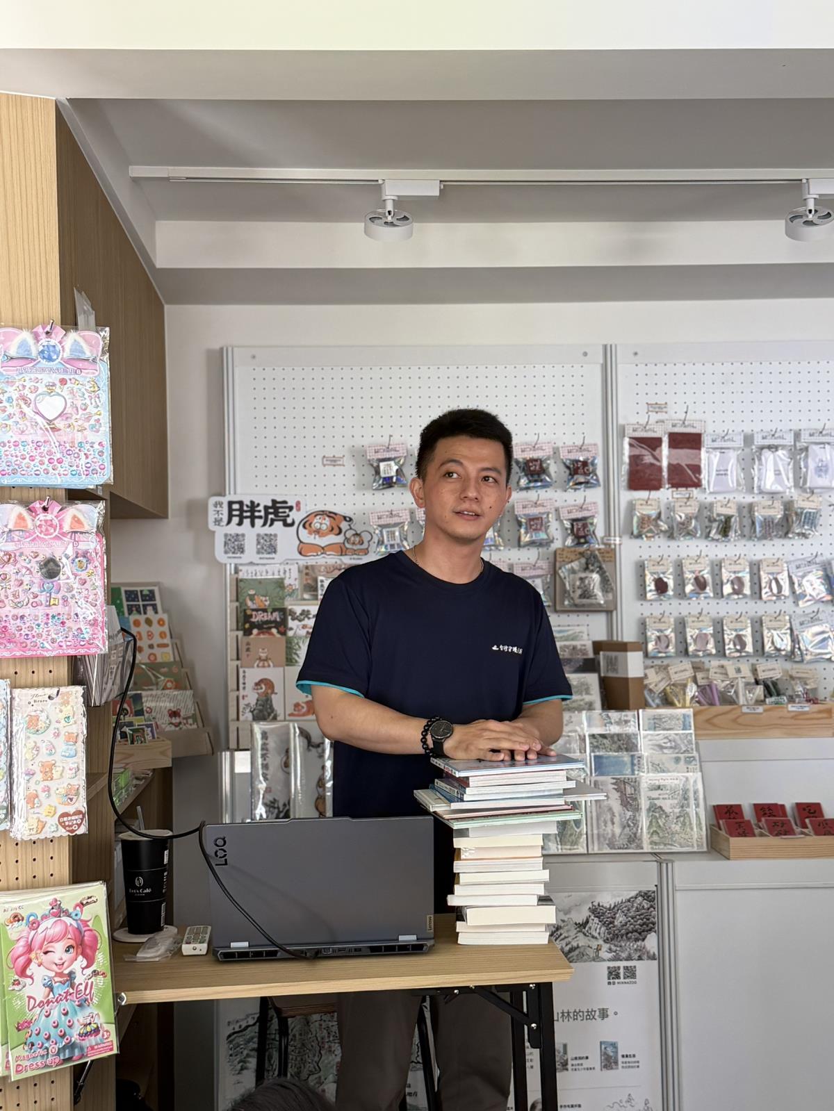 2026跳進書室圈一日書店店長活動_陳柏勳資深店員帶領店長們認識書店營運