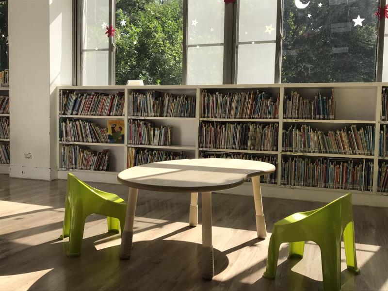 適合兒童閱讀桌椅