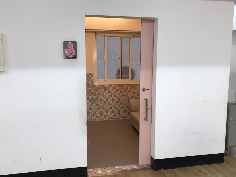 兒童閱覽區設有哺乳室